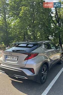 Внедорожник / Кроссовер Toyota C-HR 2019 в 