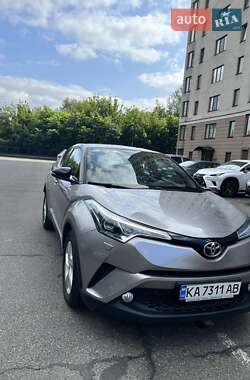 Позашляховик / Кросовер Toyota C-HR 2018 в Києві