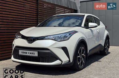 Внедорожник / Кроссовер Toyota C-HR 2020 в 