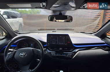 Внедорожник / Кроссовер Toyota C-HR 2020 в 