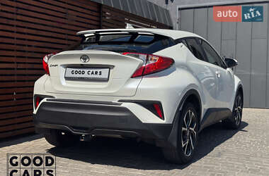 Внедорожник / Кроссовер Toyota C-HR 2020 в 