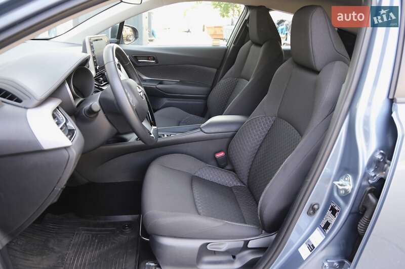 Внедорожник / Кроссовер Toyota C-HR 2022 в Киеве