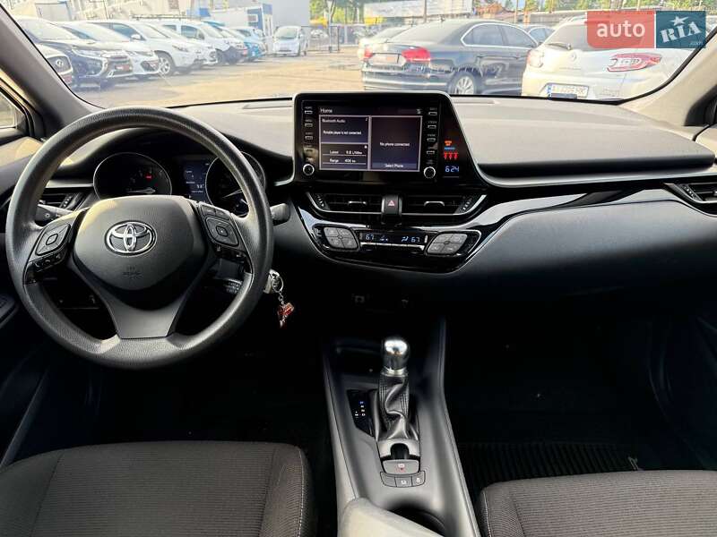 Внедорожник / Кроссовер Toyota C-HR 2019 в Киеве