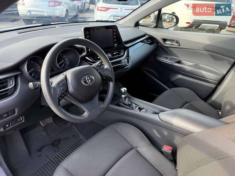 Внедорожник / Кроссовер Toyota C-HR 2019 в Киеве
