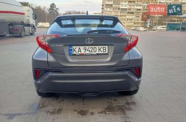 Внедорожник / Кроссовер Toyota C-HR 2017 в 