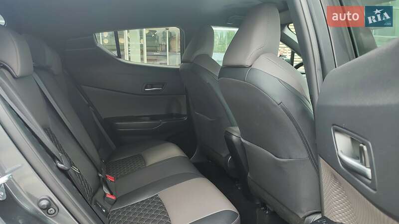 Позашляховик / Кросовер Toyota C-HR 2022 в Києві
