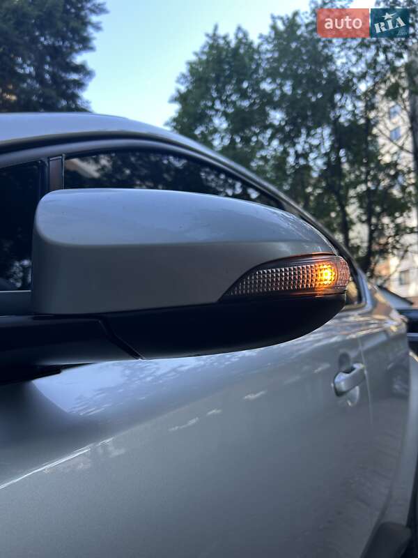 Позашляховик / Кросовер Toyota C-HR 2016 в Городенці