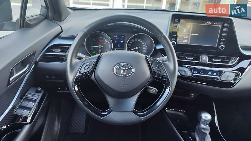 Внедорожник / Кроссовер Toyota C-HR 2019 в Киеве
