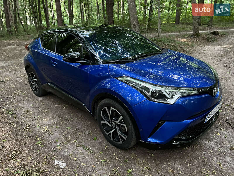 Позашляховик / Кросовер Toyota C-HR 2017 в Вінниці