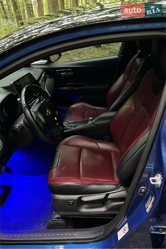 Позашляховик / Кросовер Toyota C-HR 2017 в Вінниці
