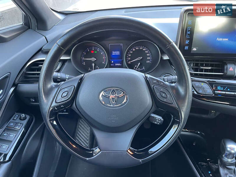 Внедорожник / Кроссовер Toyota C-HR 2018 в Киеве