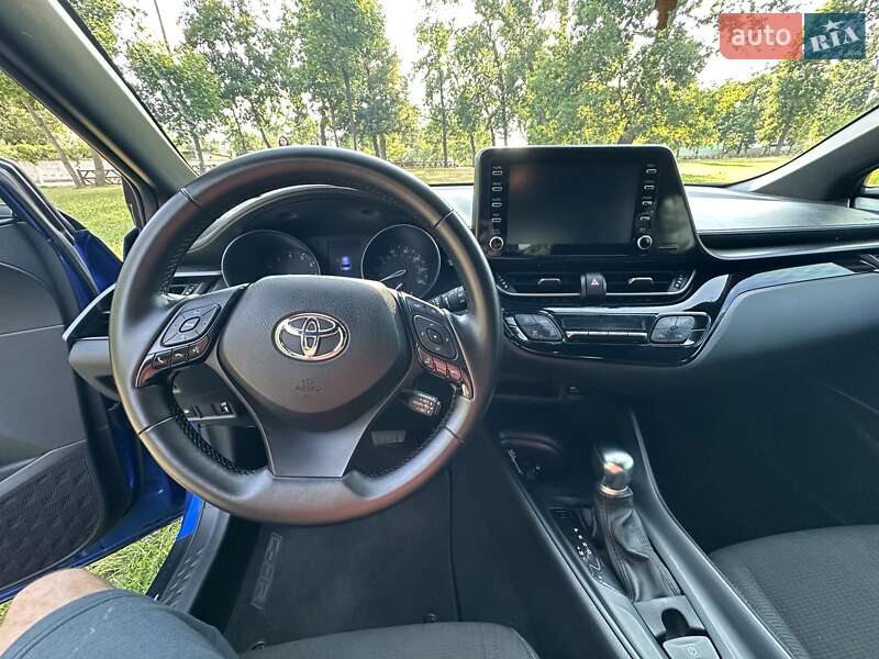 Позашляховик / Кросовер Toyota C-HR 2019 в Києві