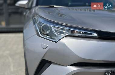 Внедорожник / Кроссовер Toyota C-HR 2016 в 