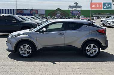 Внедорожник / Кроссовер Toyota C-HR 2016 в 