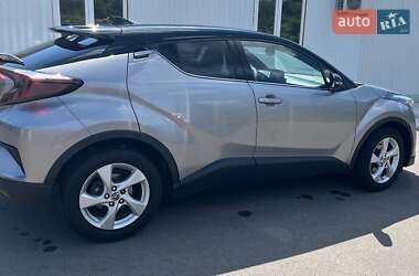 Внедорожник / Кроссовер Toyota C-HR 2017 в 