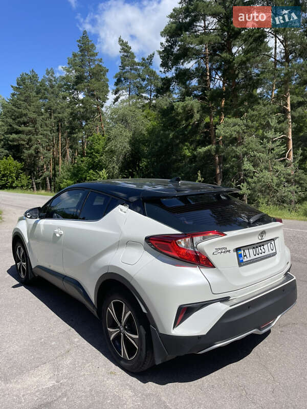 Позашляховик / Кросовер Toyota C-HR 2016 в Фастові