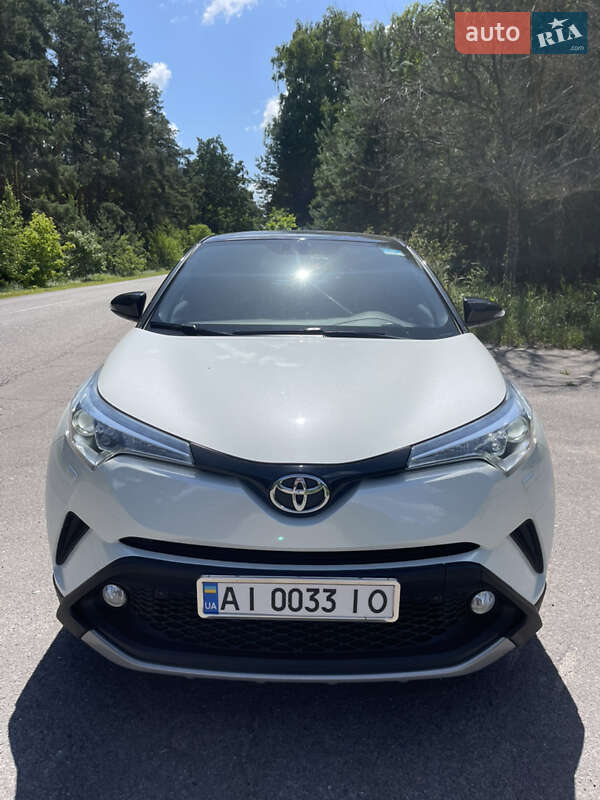 Позашляховик / Кросовер Toyota C-HR 2016 в Фастові