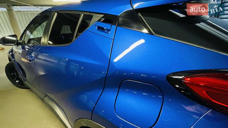 Позашляховик / Кросовер Toyota C-HR 2018 в Вінниці