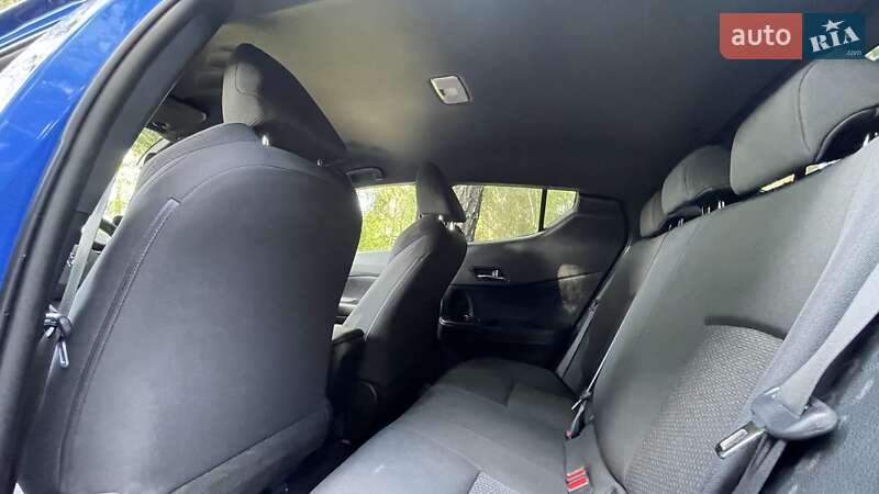 Позашляховик / Кросовер Toyota C-HR 2018 в Вінниці