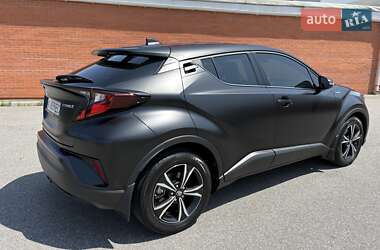 Внедорожник / Кроссовер Toyota C-HR 2020 в Киеве