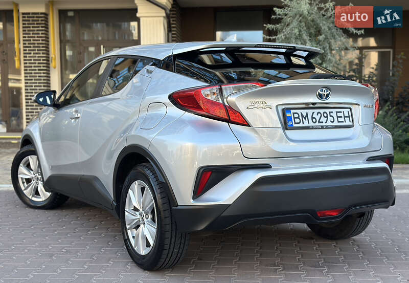 Внедорожник / Кроссовер Toyota C-HR 2017 в Киеве