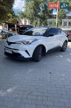 Внедорожник / Кроссовер Toyota C-HR 2017 в Кропивницком