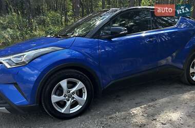 Позашляховик / Кросовер Toyota C-HR 2017 в Києві
