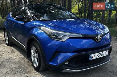 Позашляховик / Кросовер Toyota C-HR 2017 в 