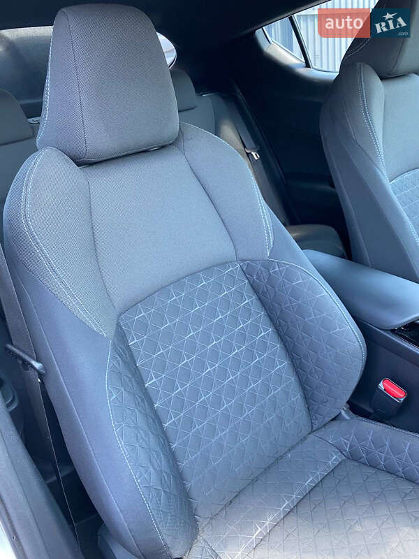 Позашляховик / Кросовер Toyota C-HR 2020 в Києві