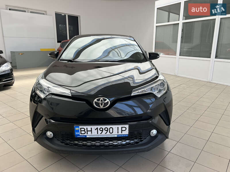 Внедорожник / Кроссовер Toyota C-HR 2017 в Николаеве