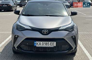 Позашляховик / Кросовер Toyota C-HR 2021 в 