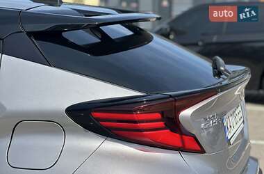 Позашляховик / Кросовер Toyota C-HR 2021 в 