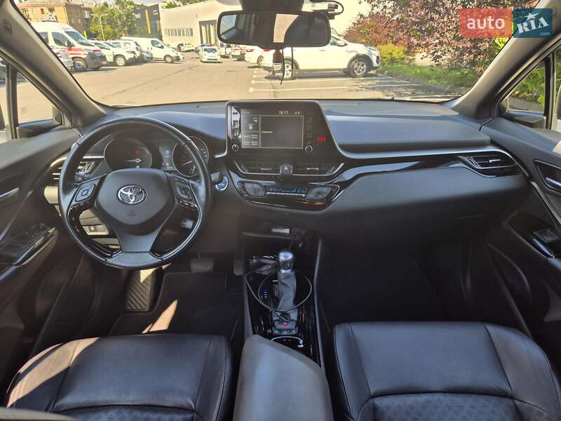Внедорожник / Кроссовер Toyota C-HR 2020 в Киеве