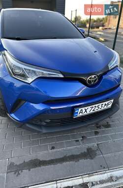 Внедорожник / Кроссовер Toyota C-HR 2018 в Близнюках