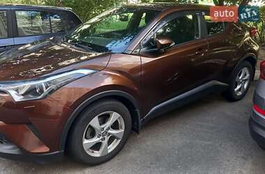 Внедорожник / Кроссовер Toyota C-HR 2018 в Киеве