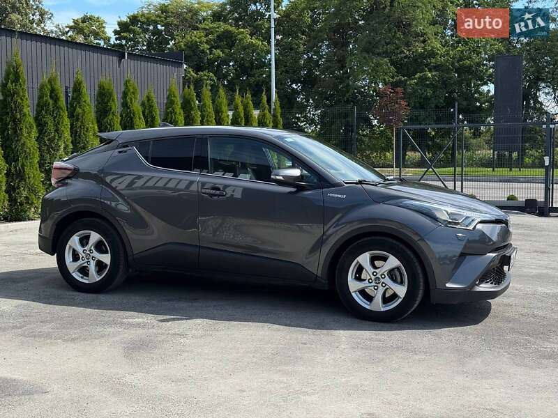Внедорожник / Кроссовер Toyota C-HR 2018 в Каменец-Подольском