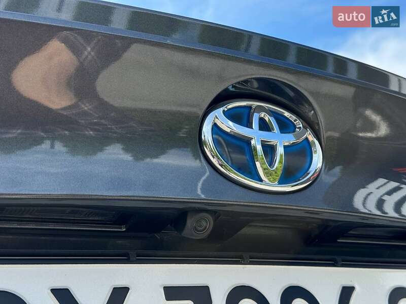 Внедорожник / Кроссовер Toyota C-HR 2018 в Каменец-Подольском