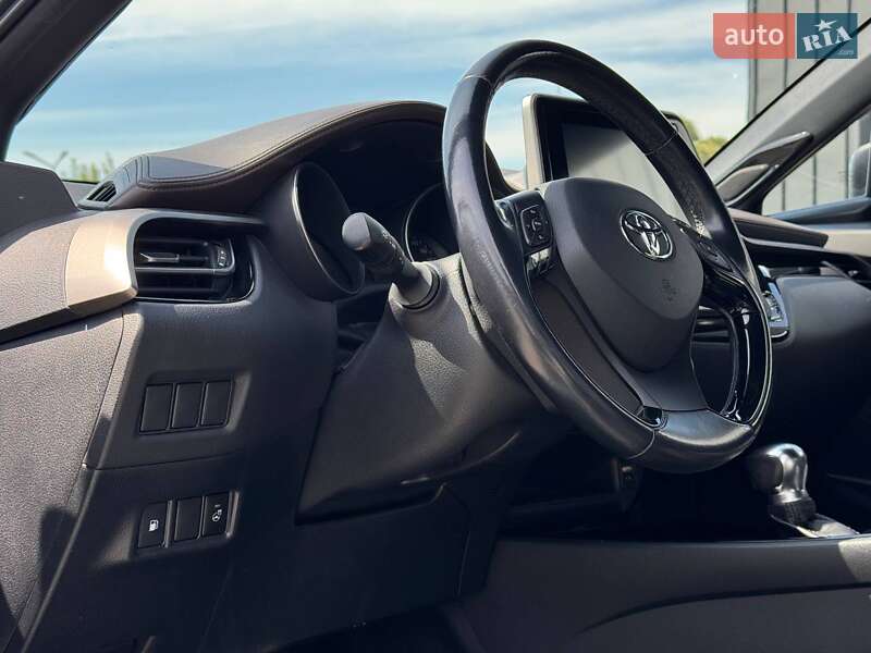 Внедорожник / Кроссовер Toyota C-HR 2018 в Каменец-Подольском