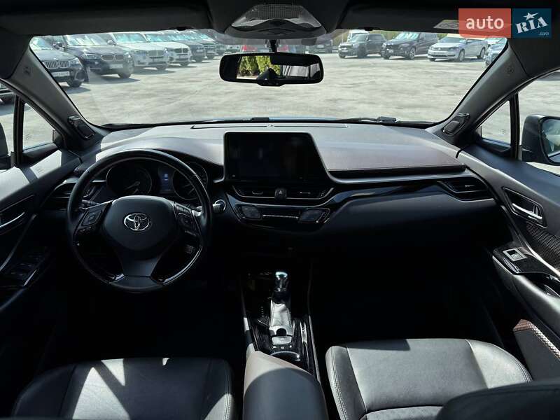 Внедорожник / Кроссовер Toyota C-HR 2018 в Каменец-Подольском
