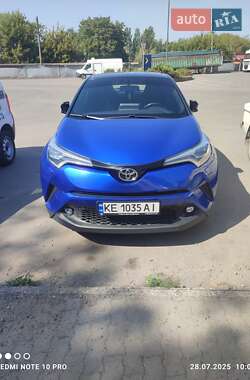 Внедорожник / Кроссовер Toyota C-HR 2017 в Днепре