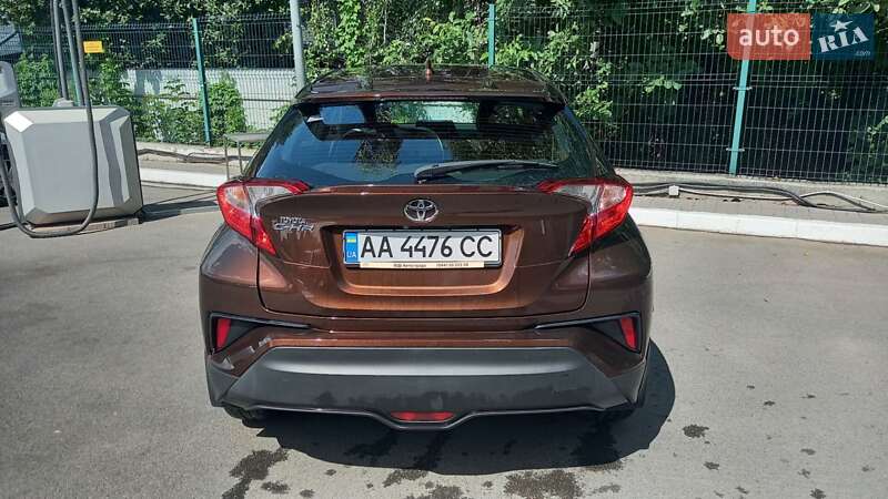 Позашляховик / Кросовер Toyota C-HR 2018 в Києві