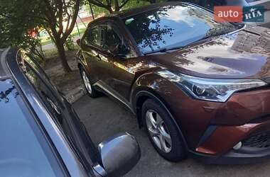 Позашляховик / Кросовер Toyota C-HR 2018 в  фото 32 Позашляховик / Кросовер Toyota C-HR 2018 в