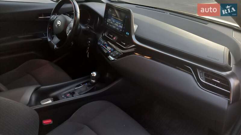 Позашляховик / Кросовер Toyota C-HR 2018 в Києві