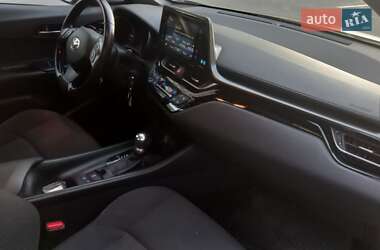 Позашляховик / Кросовер Toyota C-HR 2018 в  фото 37 Позашляховик / Кросовер Toyota C-HR 2018 в