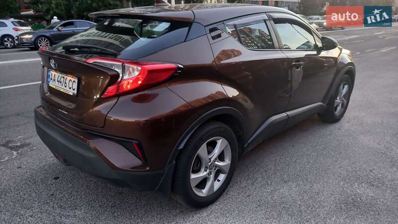 Позашляховик / Кросовер Toyota C-HR 2018 в Києві