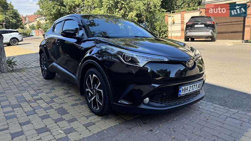 Внедорожник / Кроссовер Toyota C-HR 2017 в Одессе фото 3 Внедорожник / Кроссовер Toyota C-HR 2017 в Одессе
