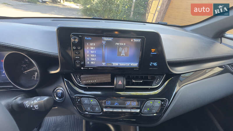 Внедорожник / Кроссовер Toyota C-HR 2017 в Одессе фото 12 Внедорожник / Кроссовер Toyota C-HR 2017 в Одессе