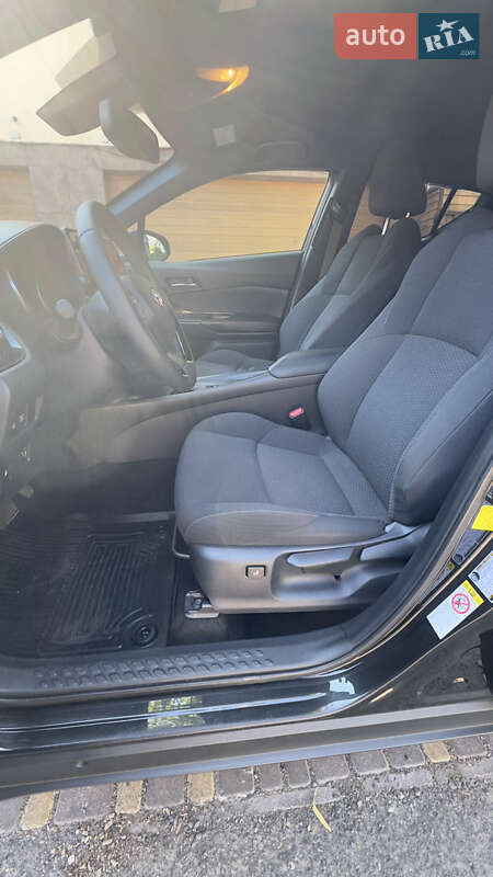 Внедорожник / Кроссовер Toyota C-HR 2017 в Одессе фото 19 Внедорожник / Кроссовер Toyota C-HR 2017 в Одессе