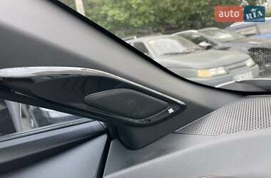 Позашляховик / Кросовер Toyota C-HR 2016 в  фото 25 Позашляховик / Кросовер Toyota C-HR 2016 в
