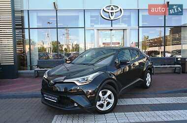 Внедорожник / Кроссовер Toyota C-HR 2018 в Киеве